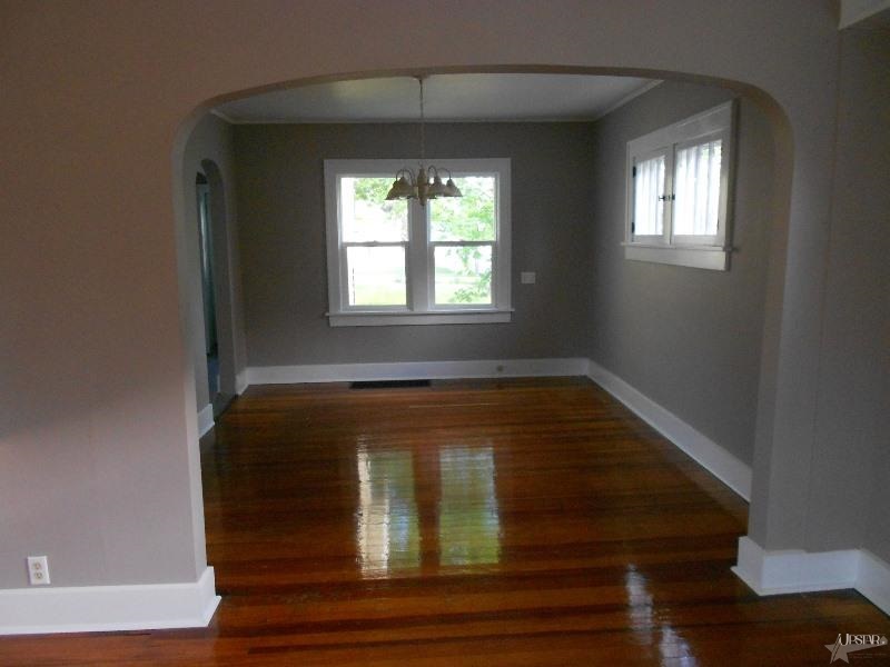 175 W Mccrum St, Huntington, IN 46750 photo 5