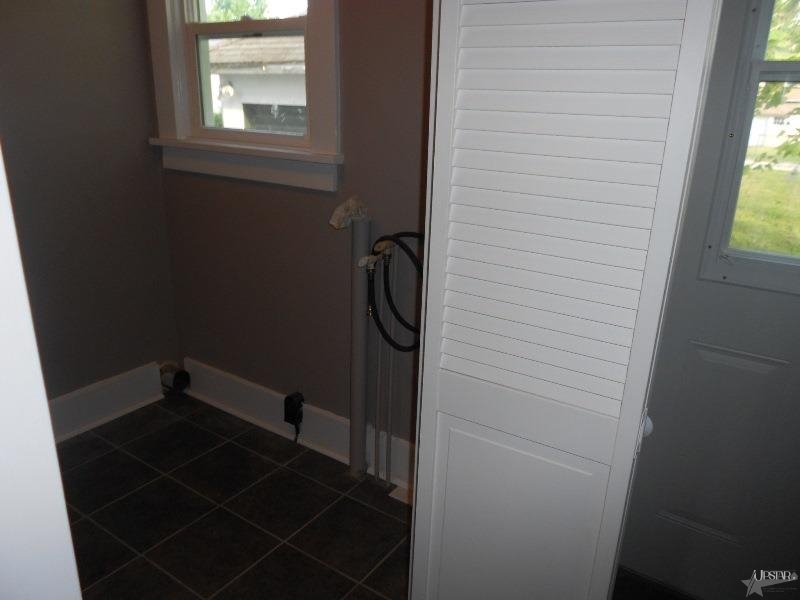 175 W Mccrum St, Huntington, IN 46750 photo 12