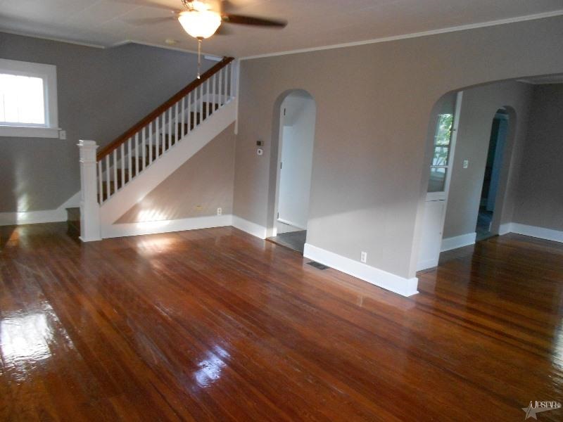 175 W Mccrum St, Huntington, IN 46750 photo 3