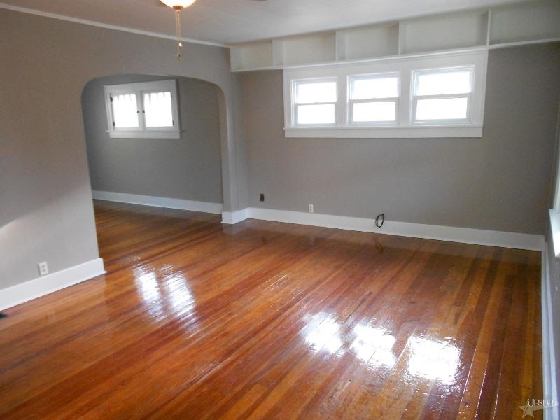175 W Mccrum St, Huntington, IN 46750 photo 4