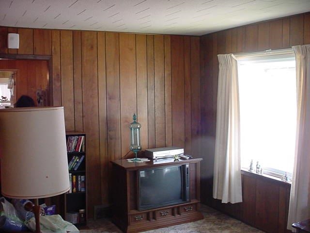 1212 W Wilkinson St, Goshen, IN 46528 photo 8