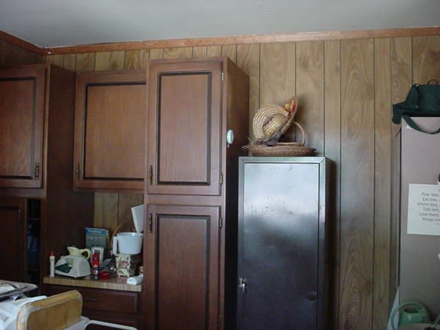 1212 W Wilkinson St, Goshen, IN 46528 photo 5