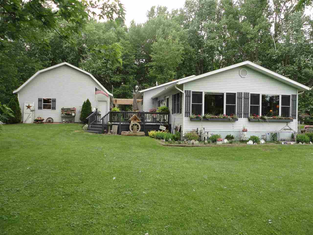 809 N River Rd, Bristol, IN 46507 photo 1
