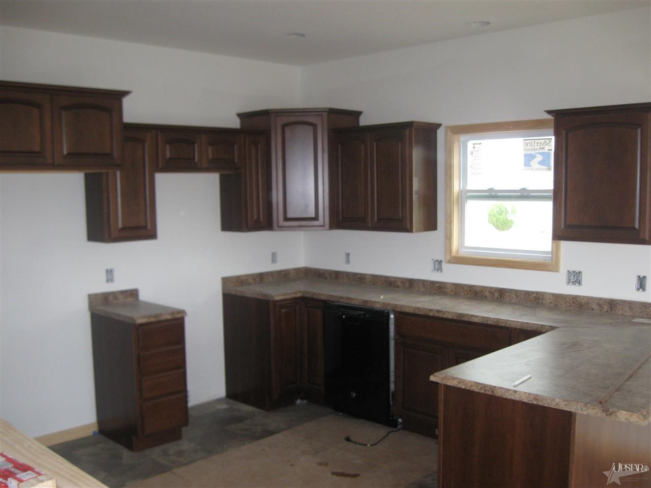 8721 Pinsley Way, Fort Wayne, IN 46835 photo 2
