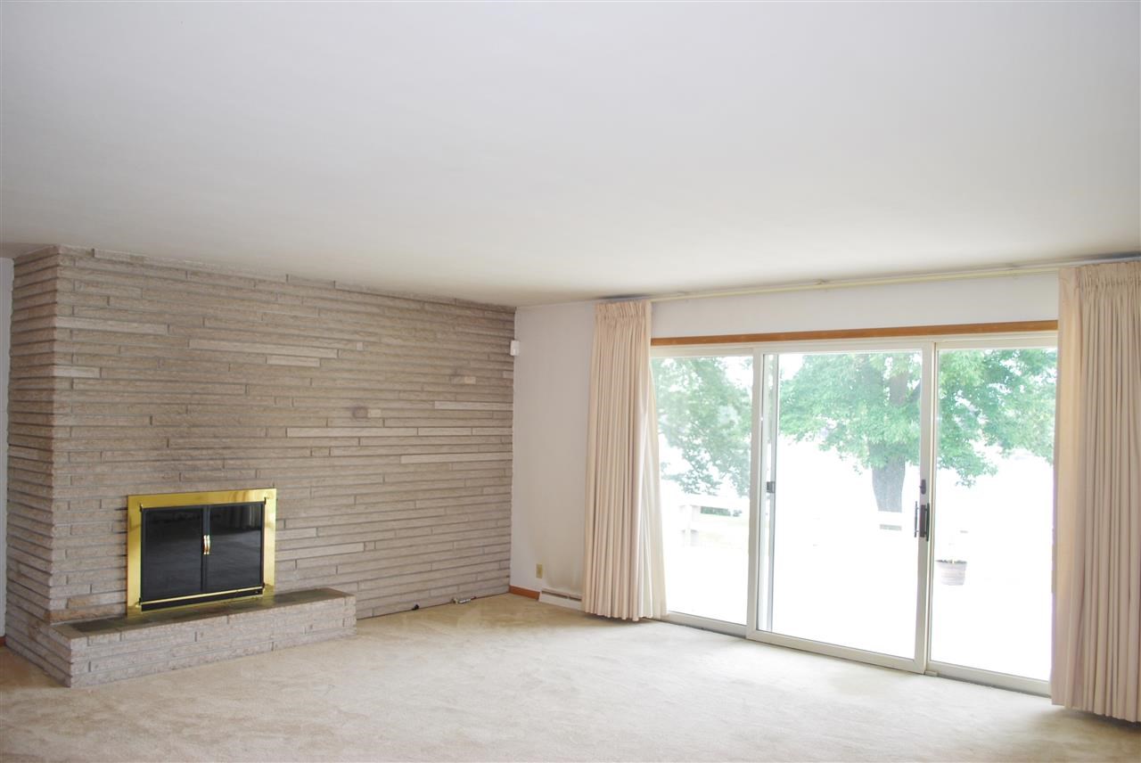 55897 Riverdale Dr, Elkhart, IN 46514 photo 3