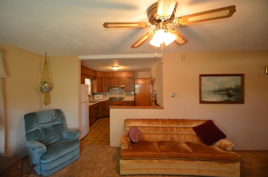 120 Pyle St, Geneva, IN 46740 photo 9