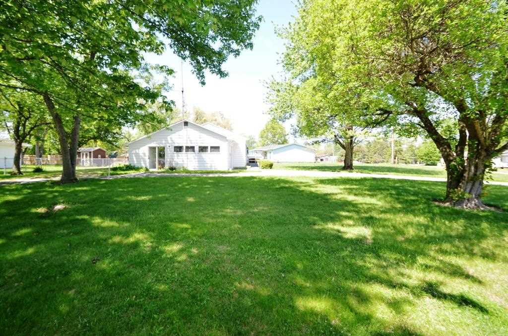 120 Pyle St, Geneva, IN 46740 photo 2