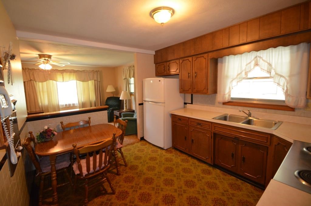 120 Pyle St, Geneva, IN 46740 photo 14