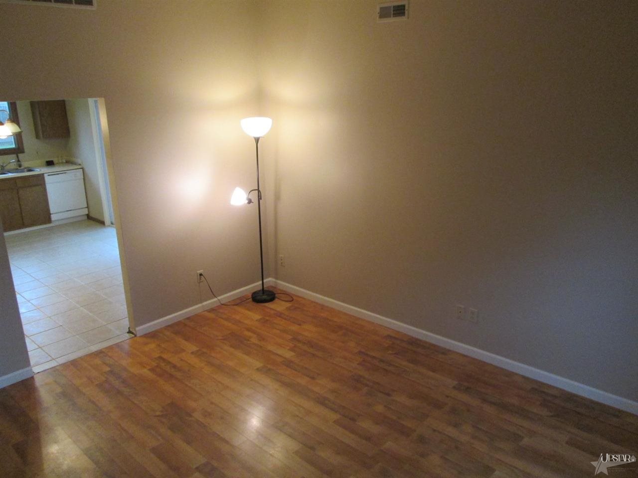 509 Larch Ln, Fort Wayne, IN 46825 photo 4