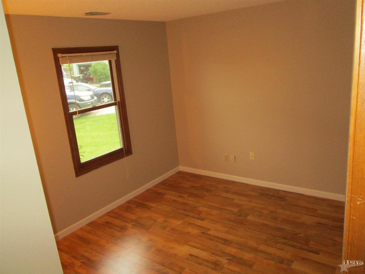 509 Larch Ln, Fort Wayne, IN 46825 photo 8