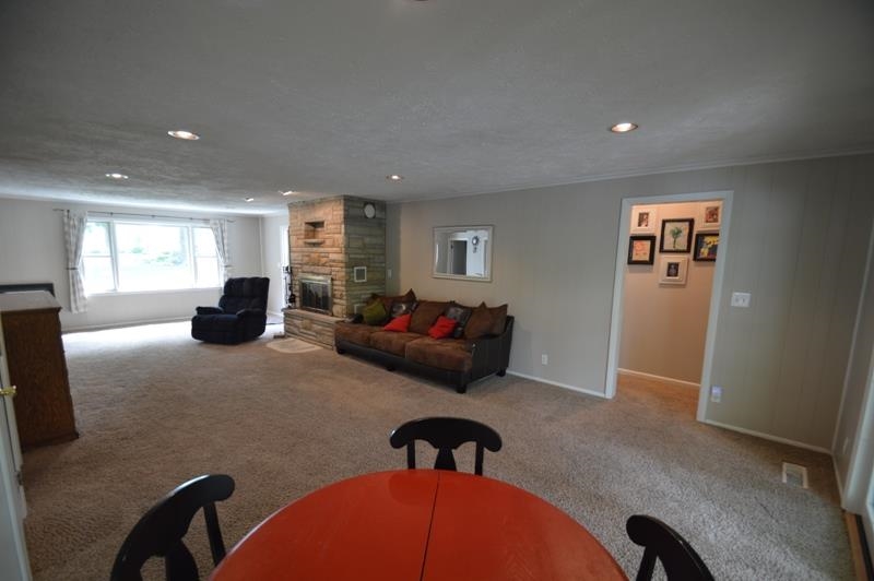 12569 W Tippecanoe Ranch Rd, Delphi, IN 46923 photo 2