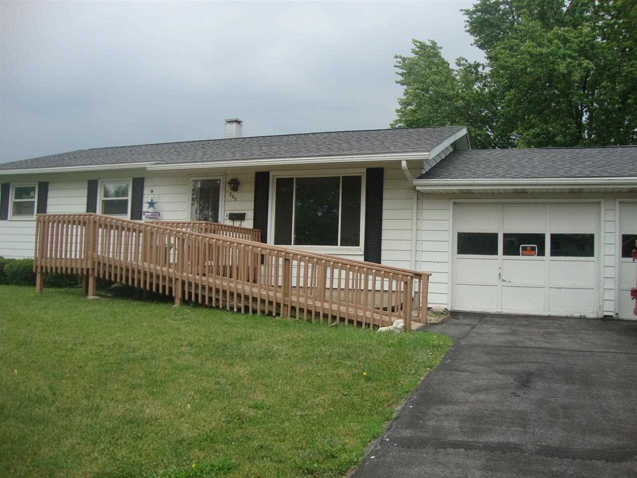 205 Park Ln, Butler, IN 46721 photo 3
