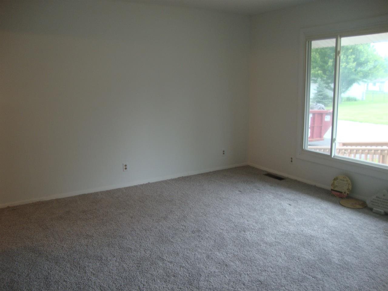 205 Park Ln, Butler, IN 46721 photo 7