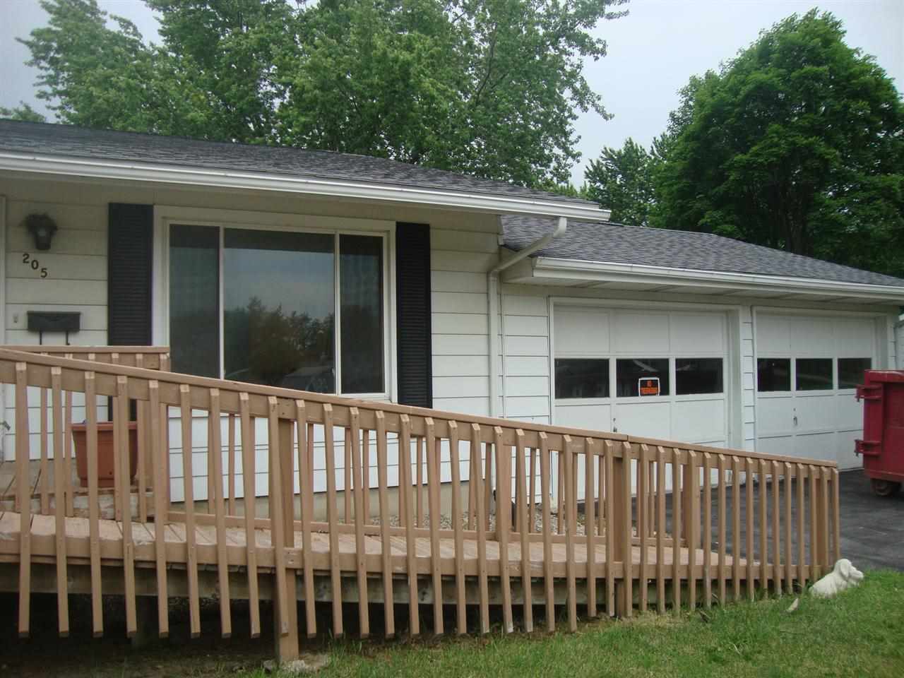 205 Park Ln, Butler, IN 46721 photo 4