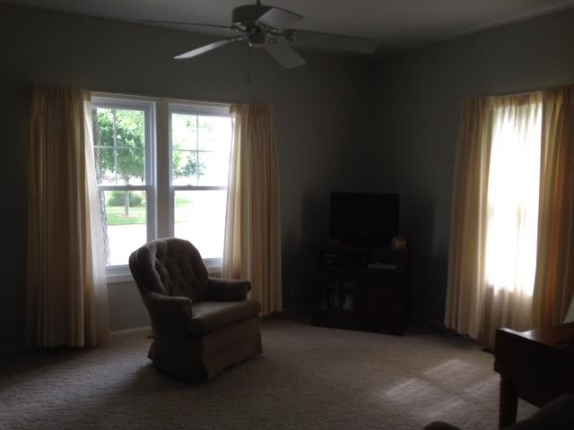 318 W 4th St, Rochester, IN 46975 photo 2