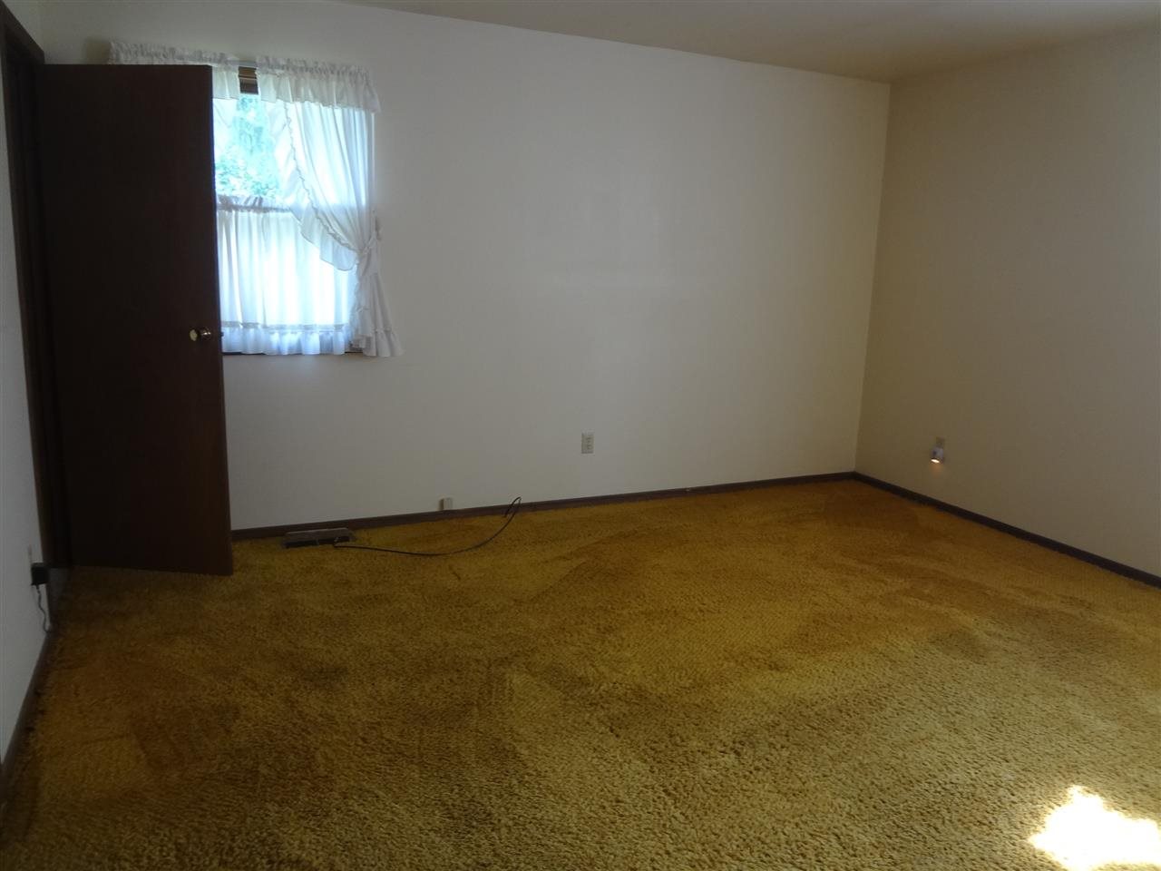 451 W 14th St, Peru, IN 46970 photo 8
