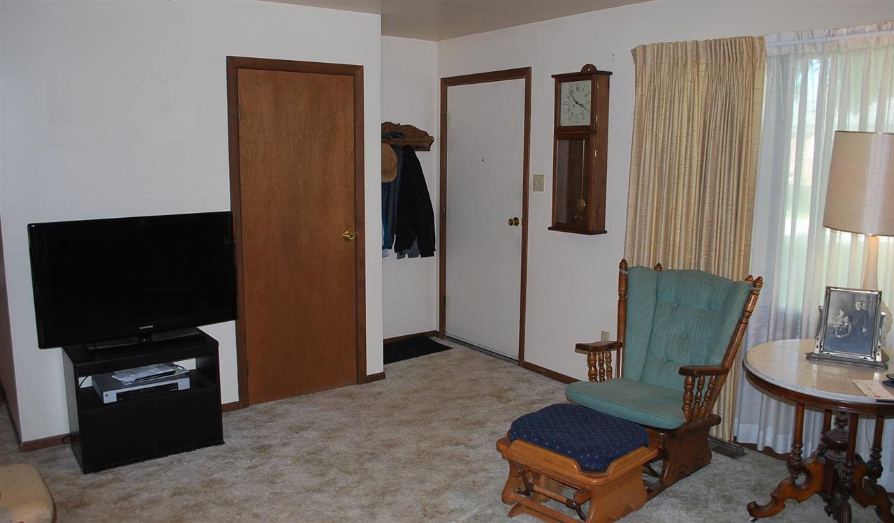 451 W 14th St, Peru, IN 46970 photo 4