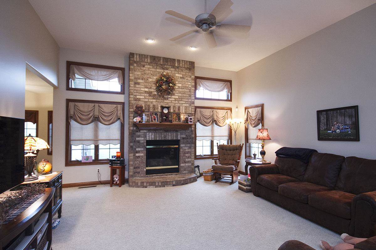 10110 Hoffman Rd, Fort Wayne, IN 46816 photo 2