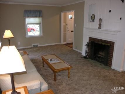 209 W Sherwood Ter, Fort Wayne, IN 46807 photo 3