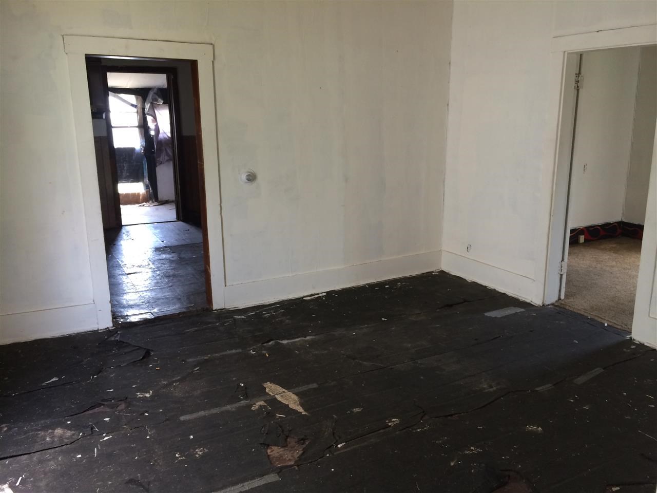 1521 W 3rd St, Marion, IN 46952 photo 2