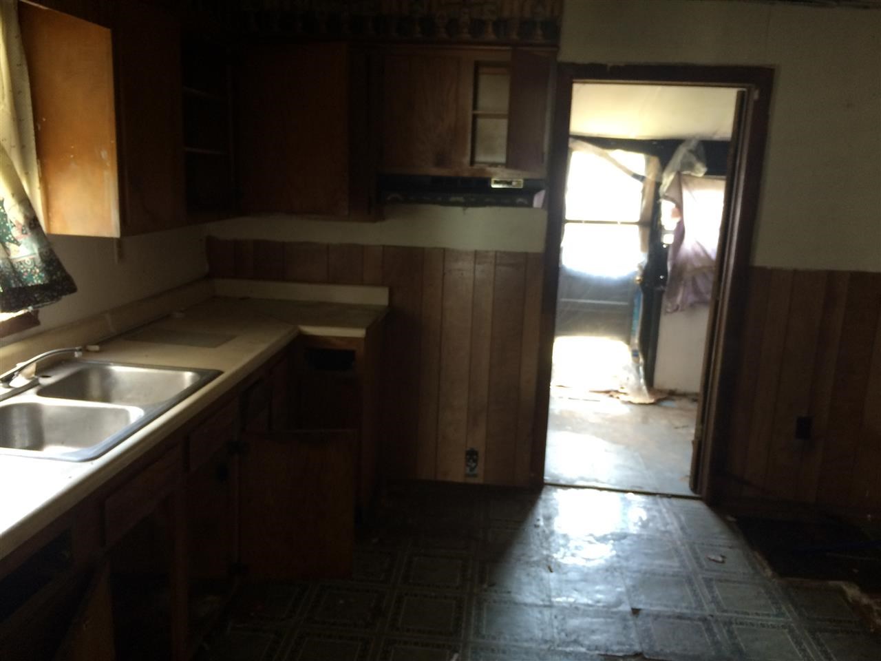 1521 W 3rd St, Marion, IN 46952 photo 4