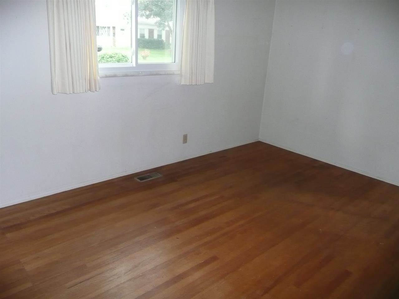 4811 Huntley Ct, South Bend, IN 46614 photo 13