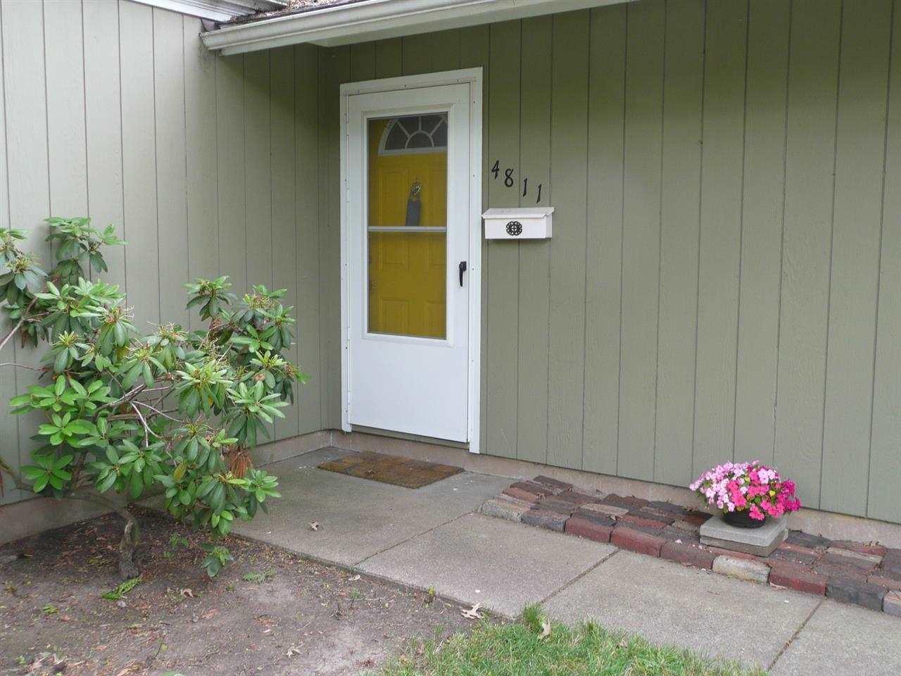 4811 Huntley Ct, South Bend, IN 46614 photo 2