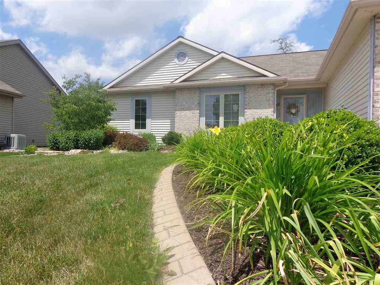 925 Fiona Dr, Fort Wayne, IN 46845 photo 2