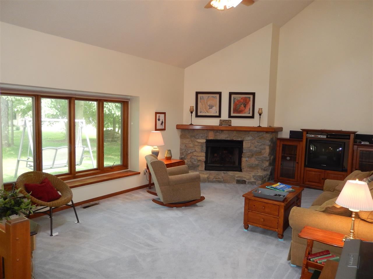 3325 Woodgate Trl, Fort Wayne, IN 46804 photo 4