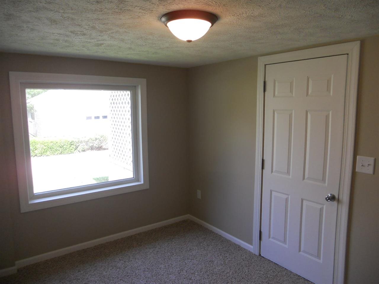 404 E Vine St, Fort Branch, IN 47648 photo 11