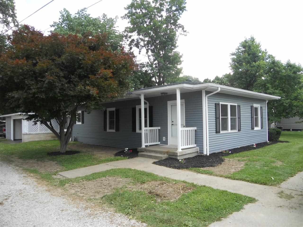 404 E Vine St, Fort Branch, IN 47648 photo 1
