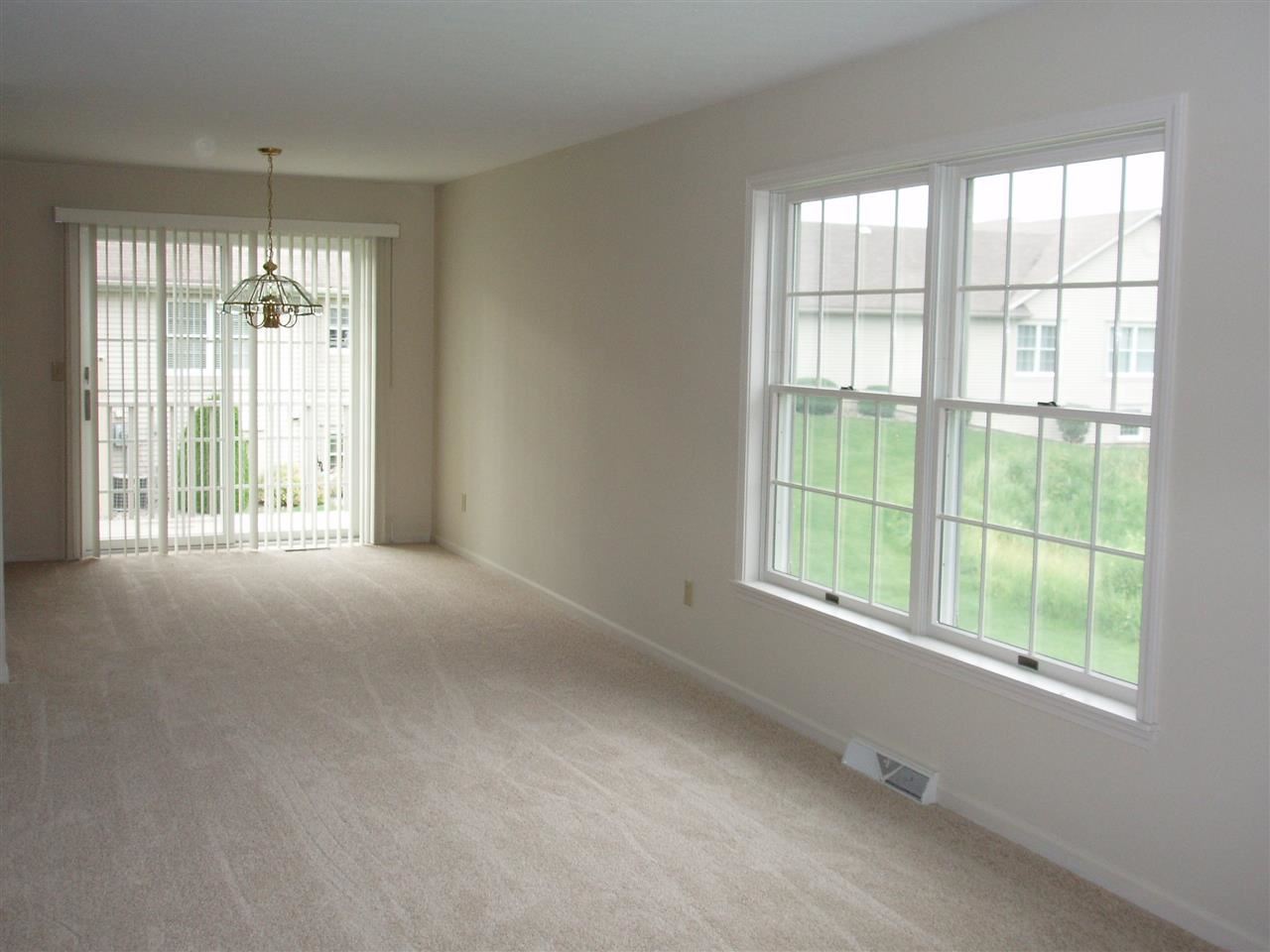 1446 Willow Ct, Goshen, IN 46528 photo 3