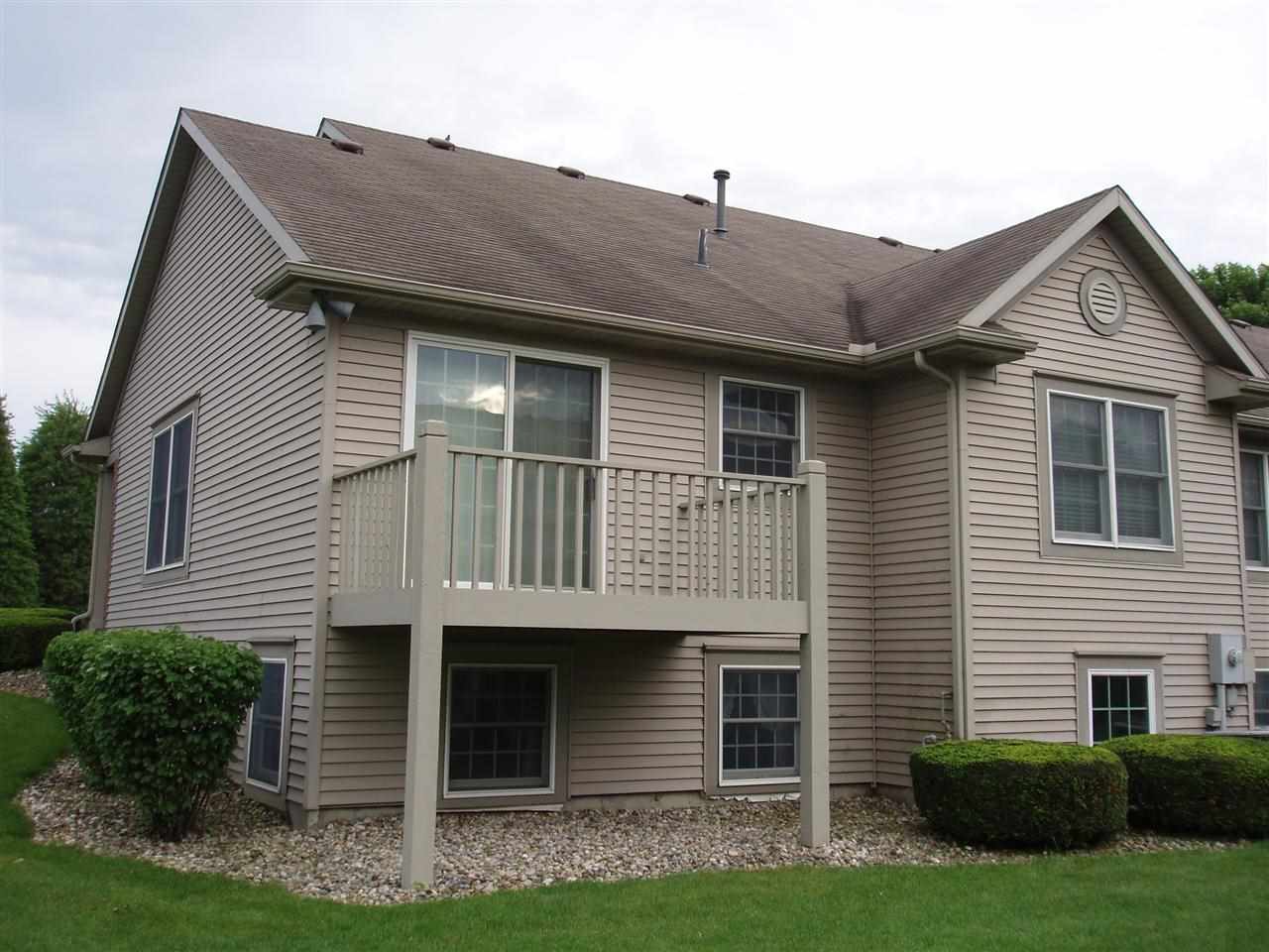 1446 Willow Ct, Goshen, IN 46528 photo 2