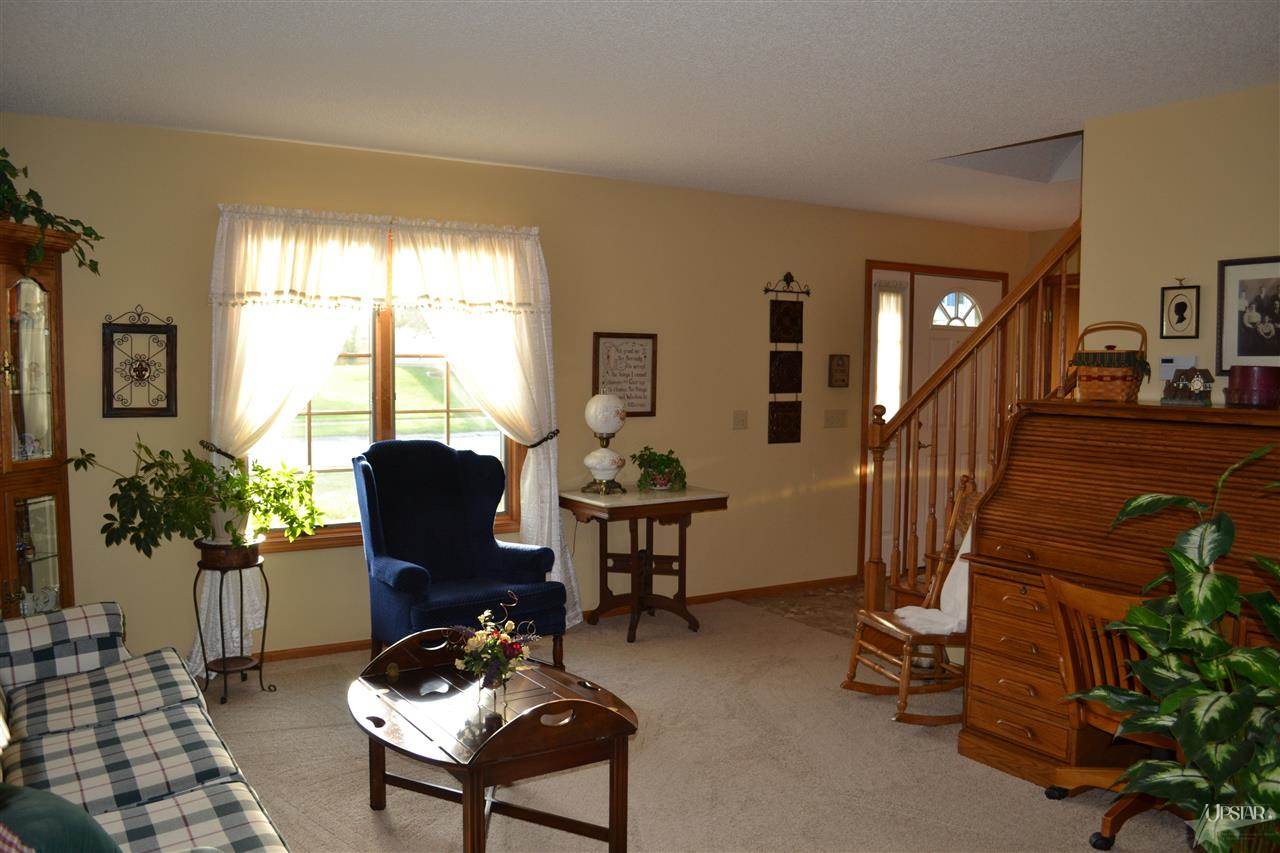 417 Cameron Hill Pl, Fort Wayne, IN 46804 photo 4