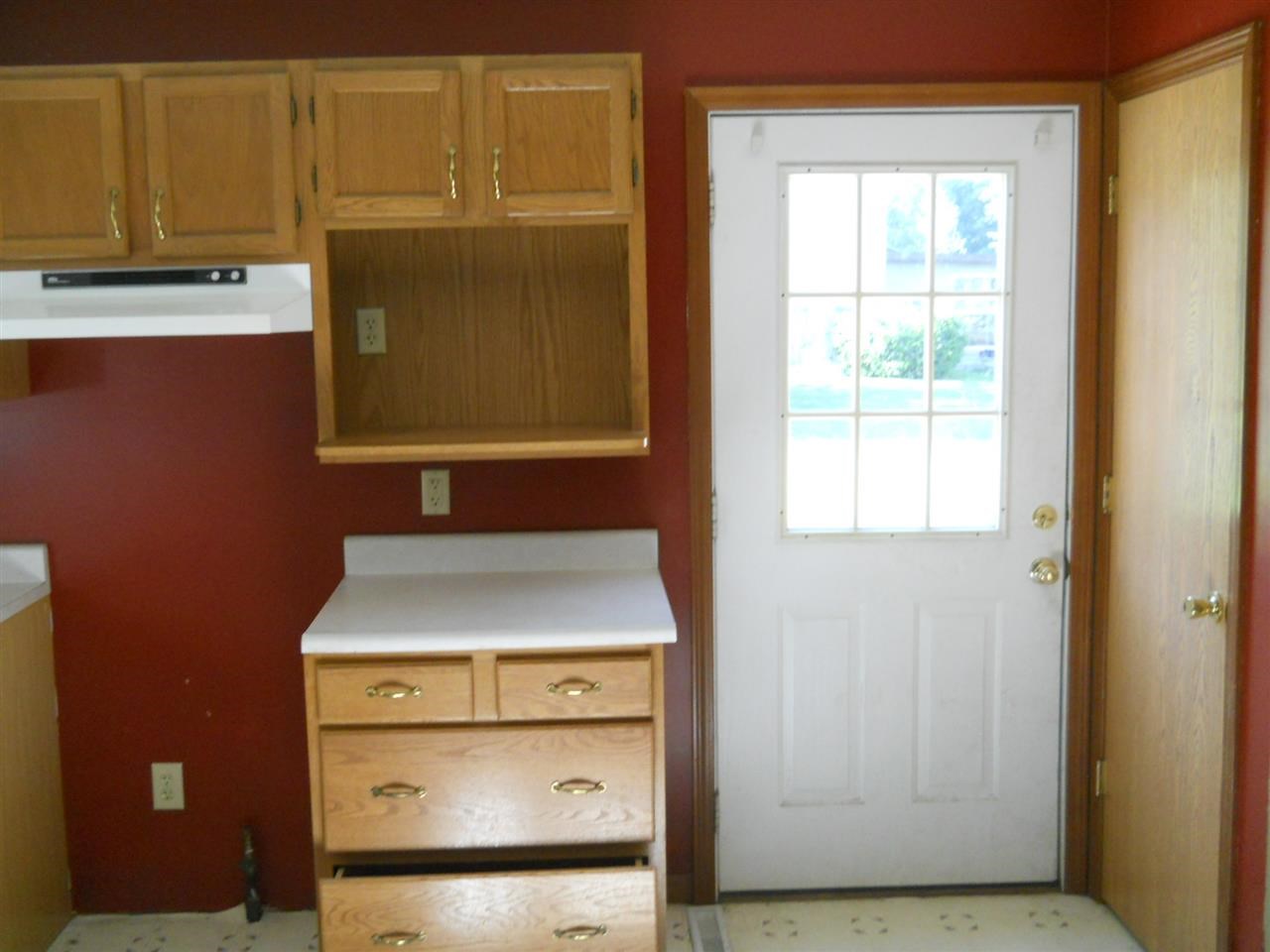 108 Maple Ln, Wakarusa, IN 46573 photo 8