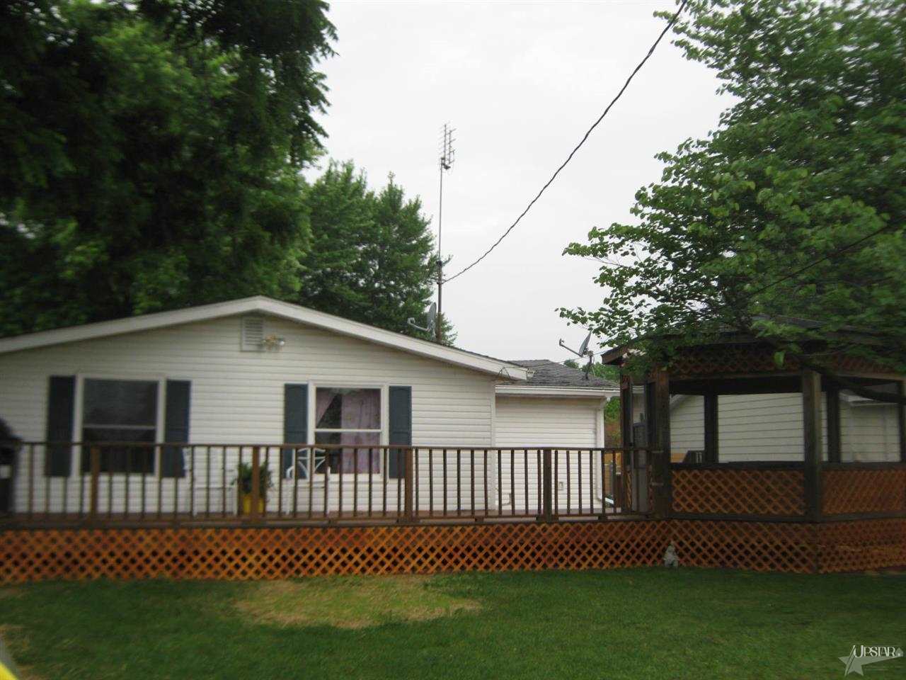 53 Hi Lo Dr, Bluffton, IN 46714 photo 2