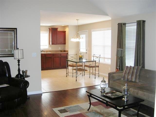 4700 Erinwood Ct, Evansville, IN 47725 photo 4
