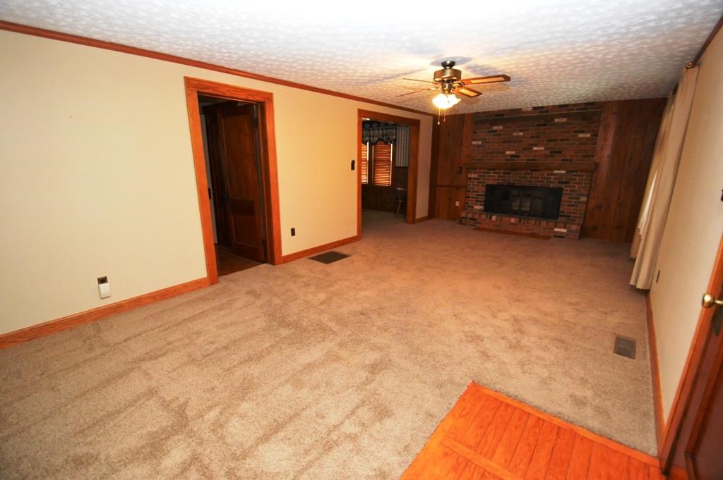 652 E Boone St, Frankfort, IN 46041 photo 2