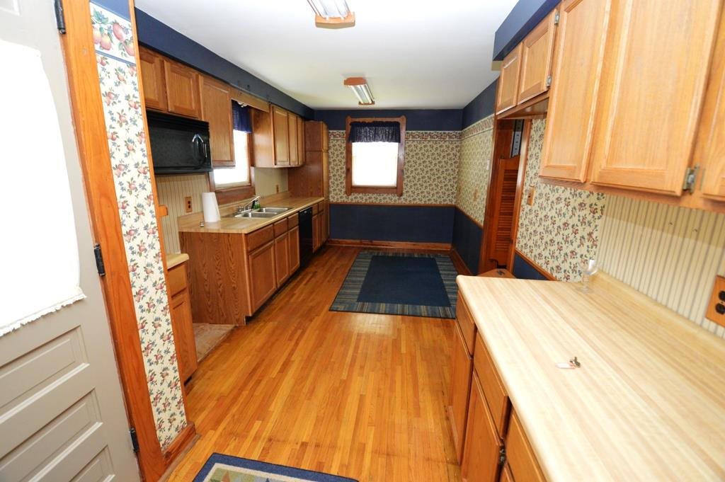652 E Boone St, Frankfort, IN 46041 photo 6