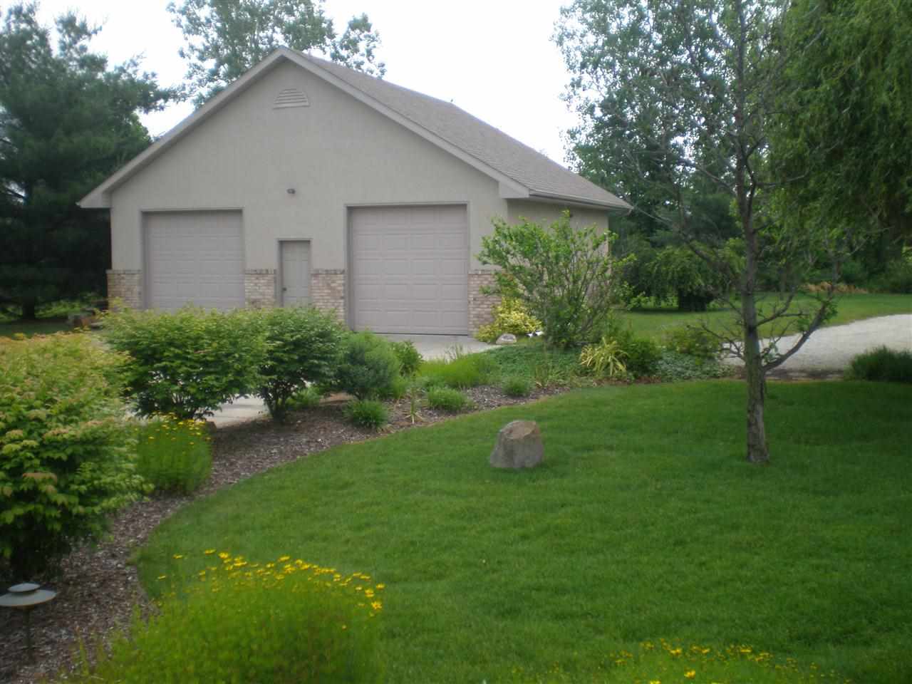 21934 Shirley Dr, Goshen, IN 46526 photo 5