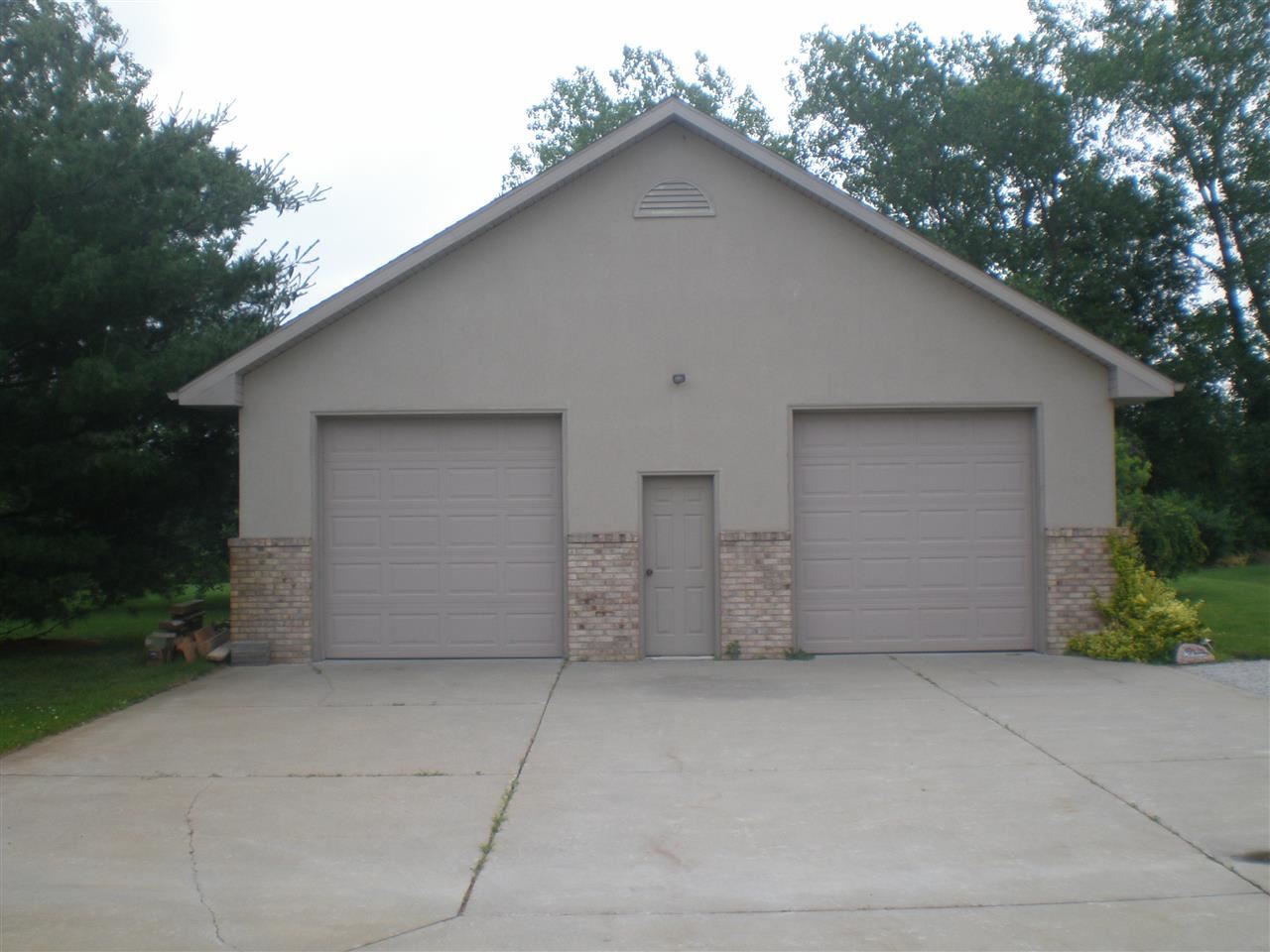 21934 Shirley Dr, Goshen, IN 46526 photo 4