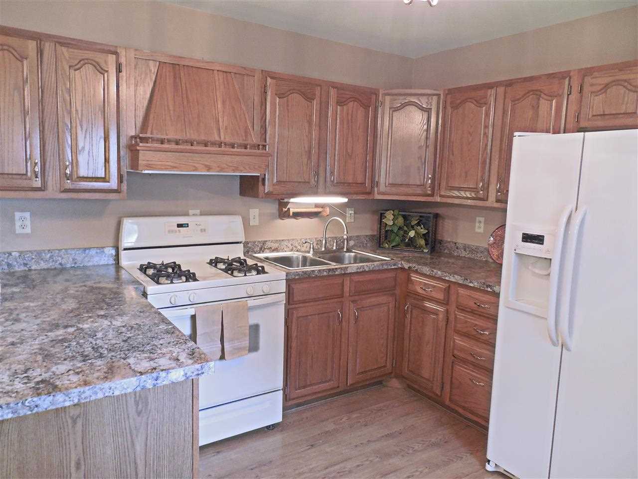 337 Lexington Rd, Evansville, IN 47710 photo 4