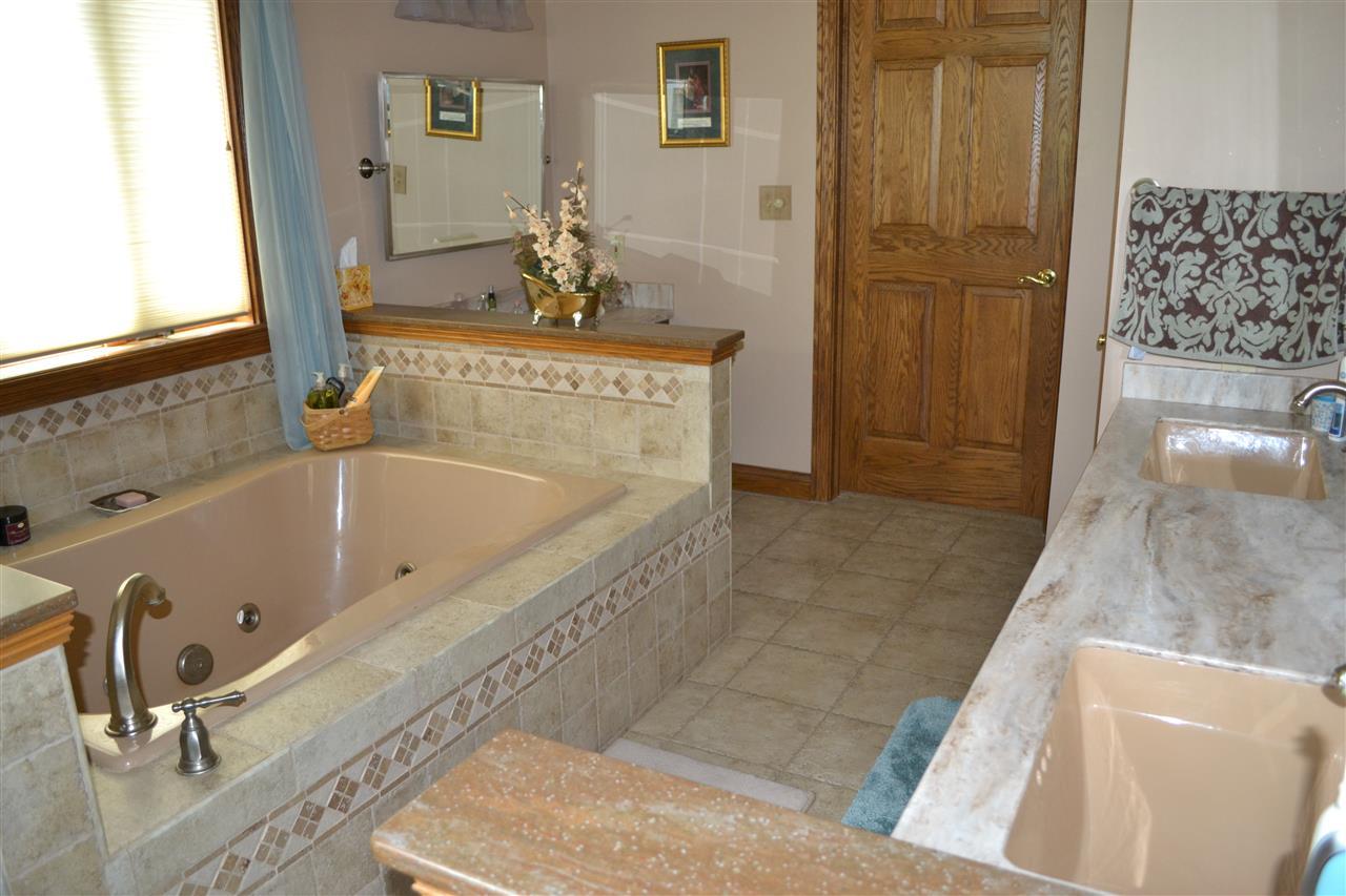 2401 W Lynn Ln, Peru, IN 46970 photo 28
