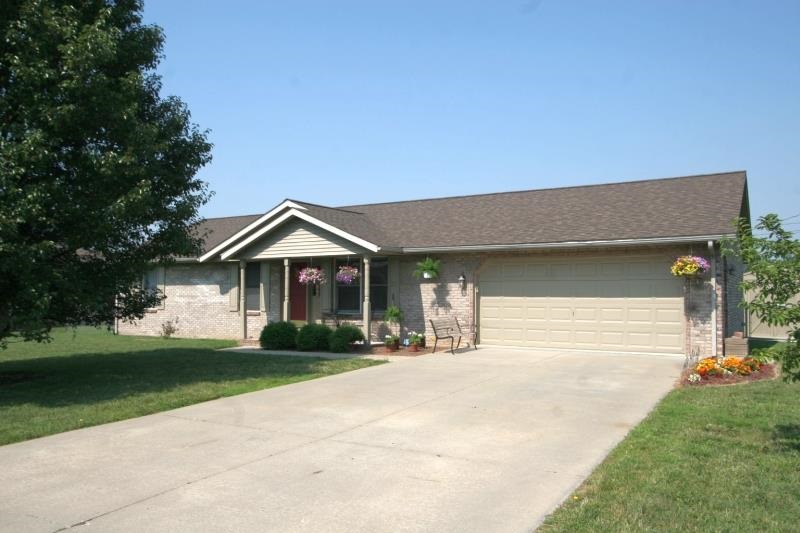 345 Daisy Ln, Jasper, IN 47546 photo 2