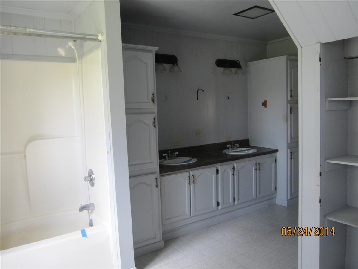 7790 S 550 E, Wolcottville, IN 46795 photo 4