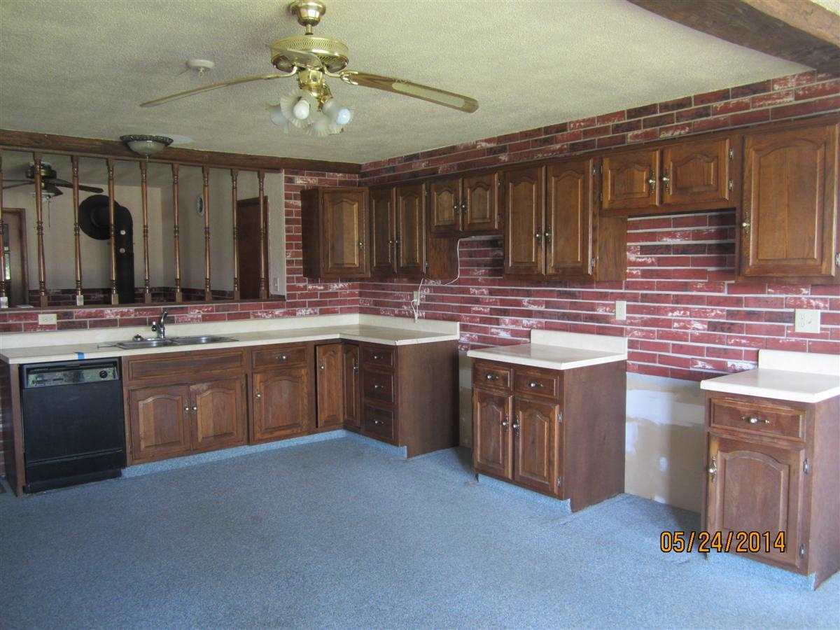 7790 S 550 E, Wolcottville, IN 46795 photo 3