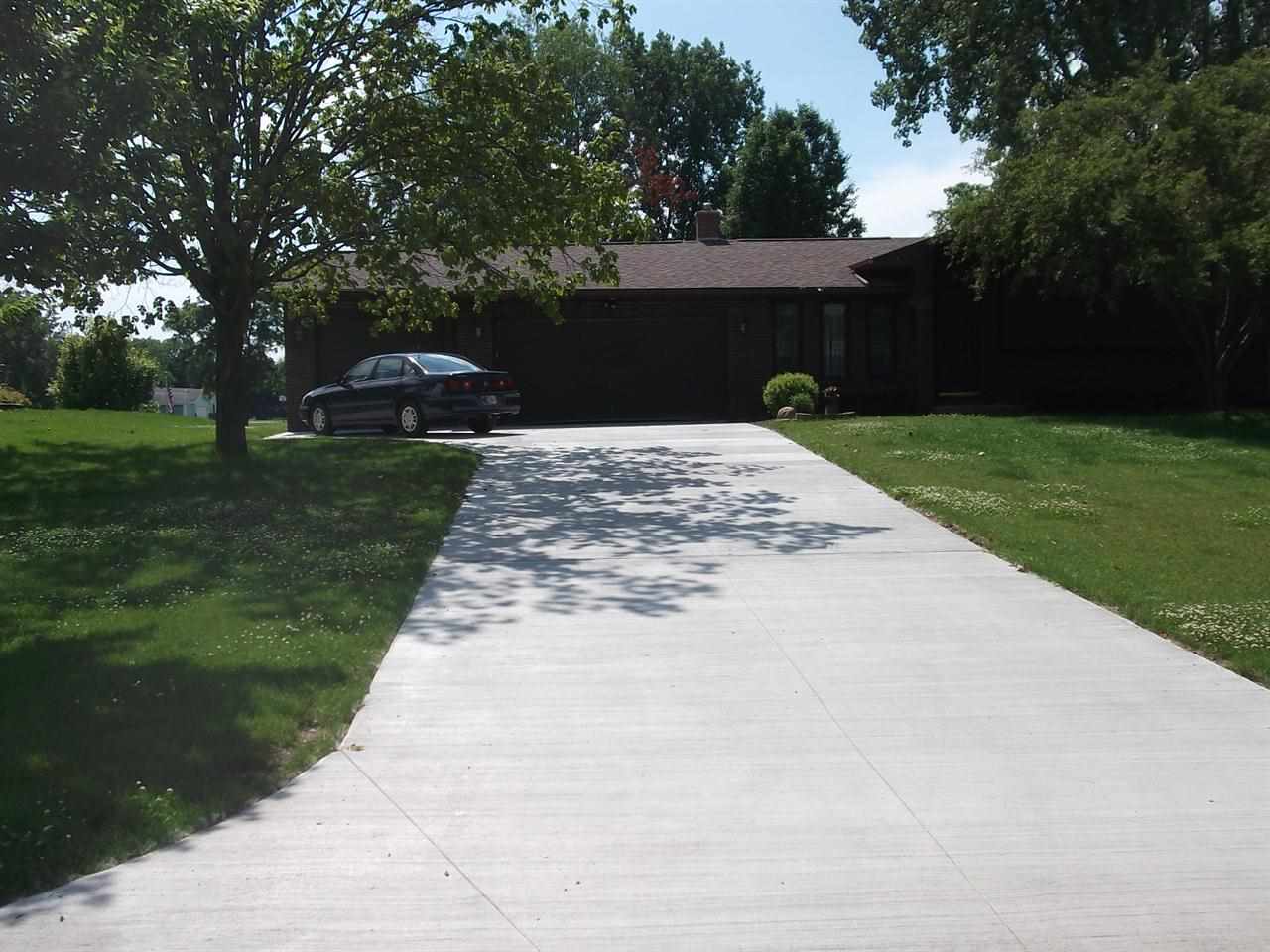 58327 Randy Dr, Goshen, IN 46528 photo 2