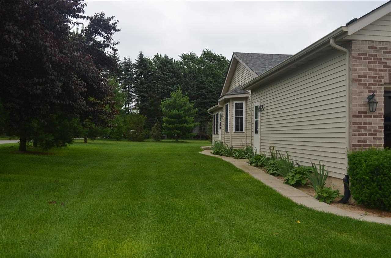 4444 Whitefeather Dr, South Bend, IN 46628 photo 2