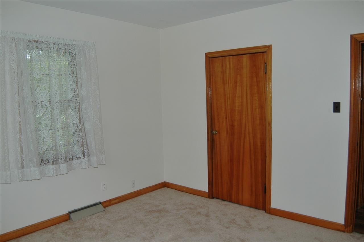 56914 Oak Rd, South Bend, IN 46619 photo 12