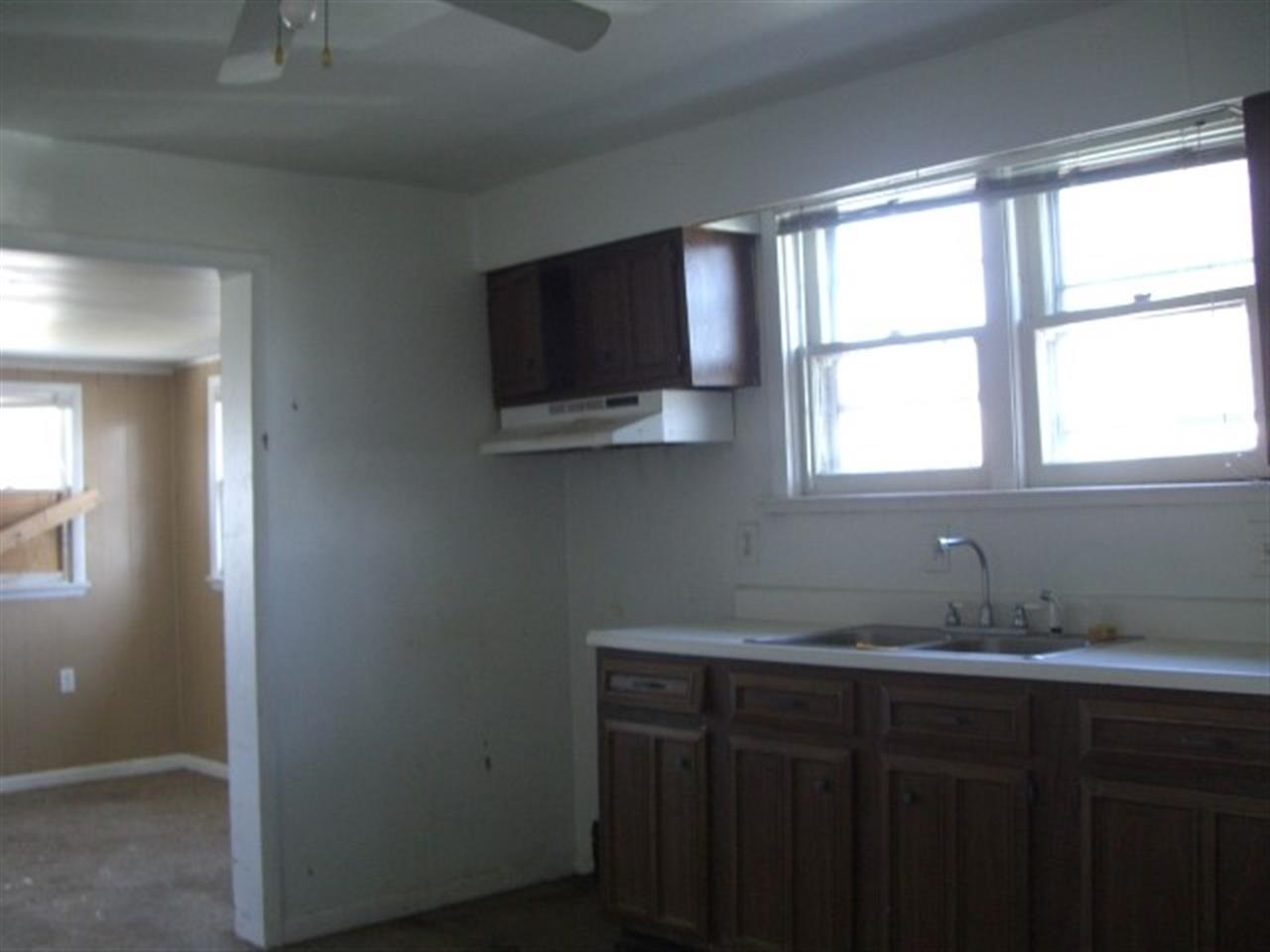 321 E Bradford St, Marion, IN 46952 photo 5